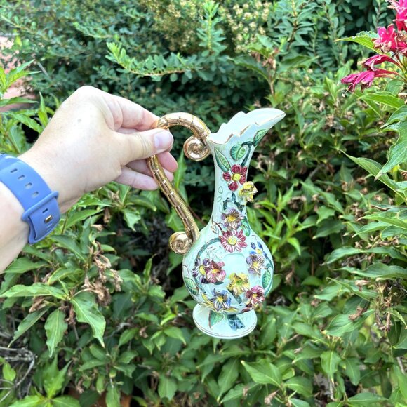 Vintage Ceramic Floral Rococo Vase Pair with Applied Flowers - Picture 6 of 13